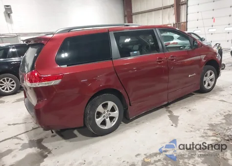 2011 Toyota Sienna Le V6 from USA, damaged, VIN 5TDKK3DC0BS093854
